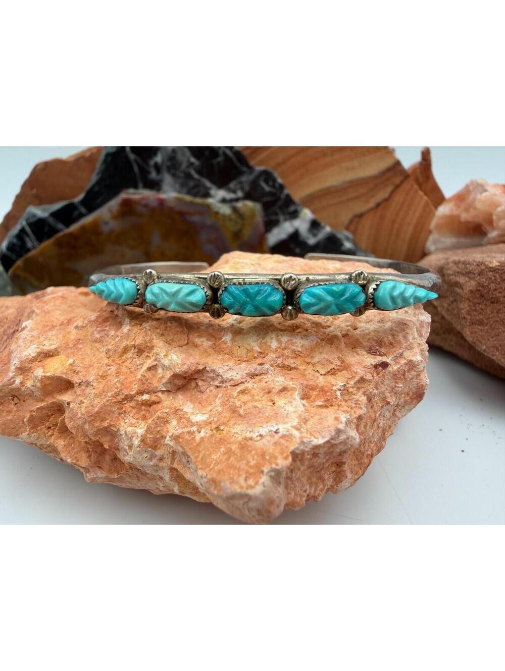 Vintage Women's Native American Zuni Turquoise Sterling Silver Cuff Bracelet